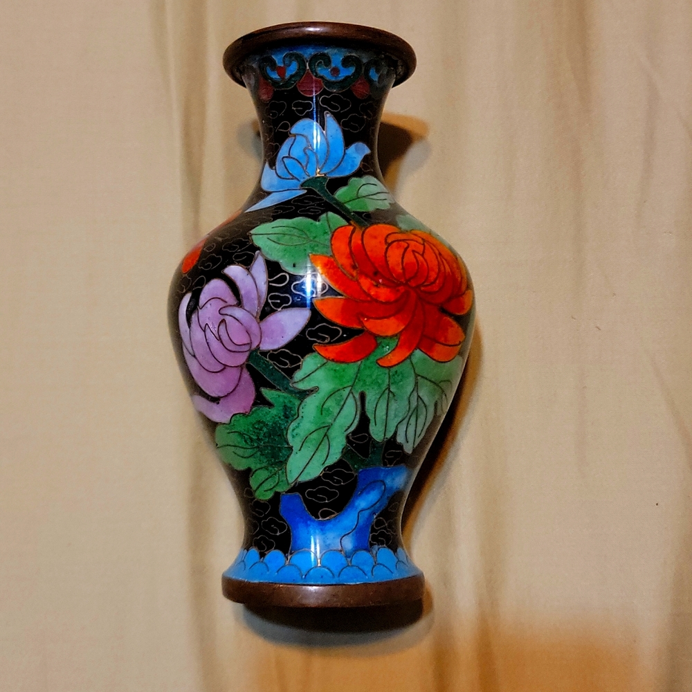 Vintage Chinese Cloisonne vase